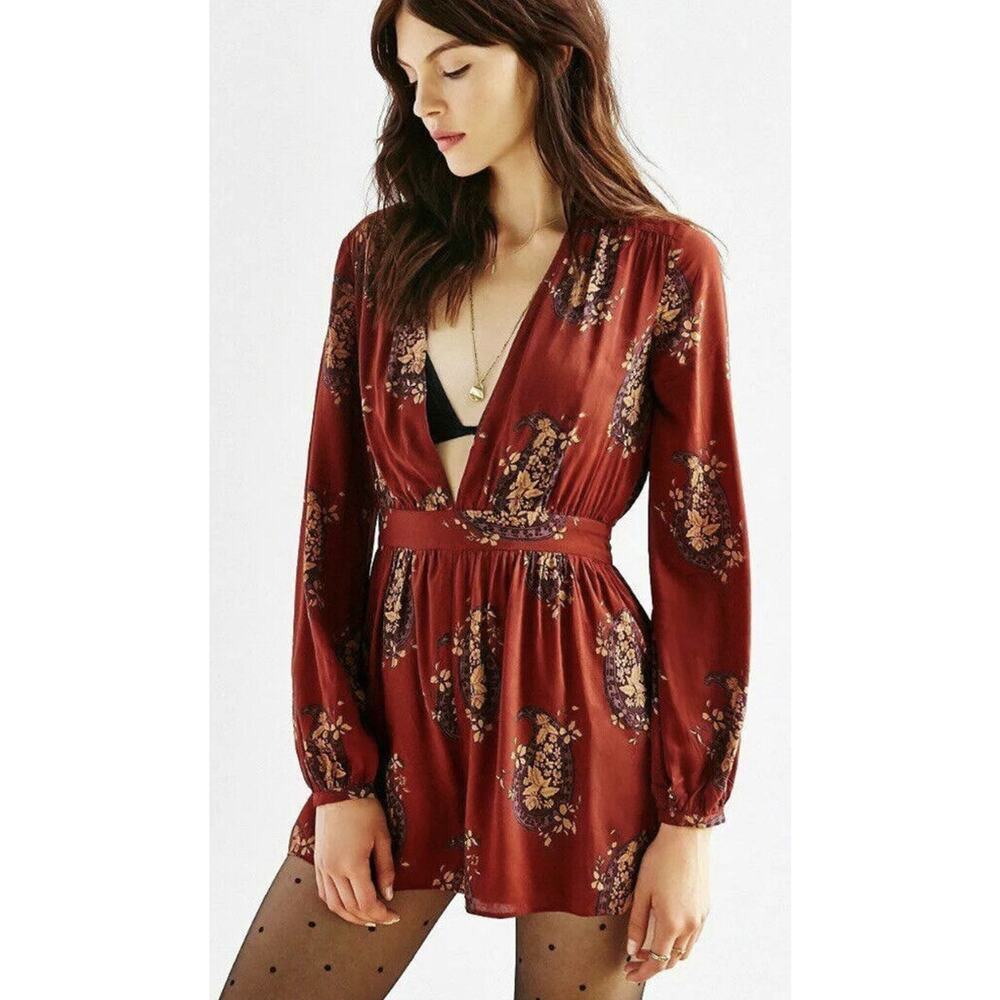 ECOTE Urban Outfitters Charlotte Plunging Romper Sz 2 Brown Floral Long-Sleeve